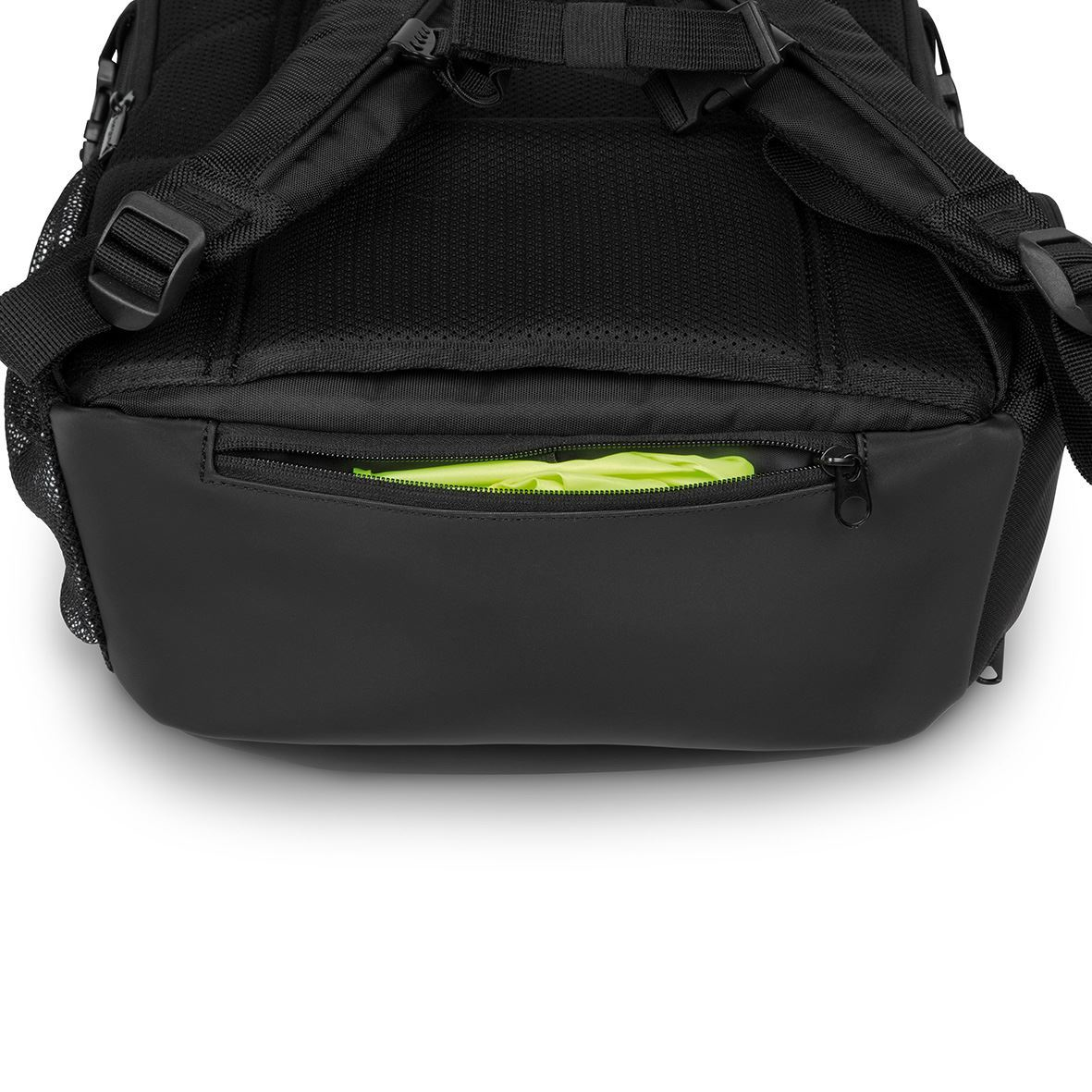 TARGUS Gaming 17.3 inç Laptop Çantası Siyah/Kırmızı