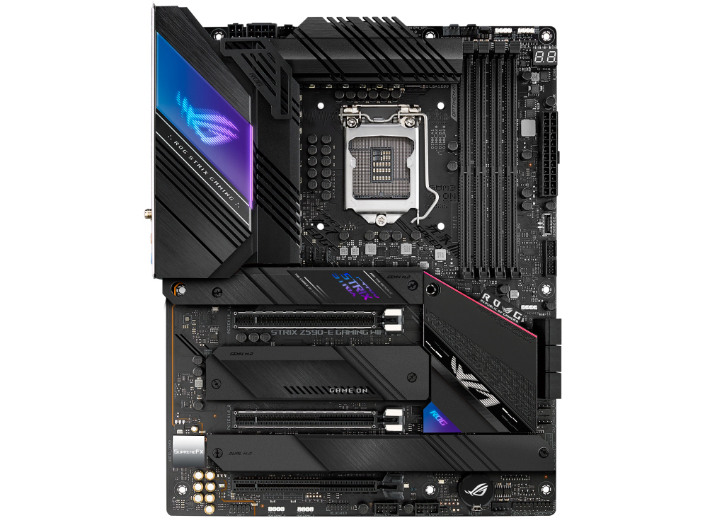 Schwarzes Motherboard mit verschiedenen Steckplätzen und Komponenten. Das ROG-Logo ist sichtbar. Weißer Hintergrund.