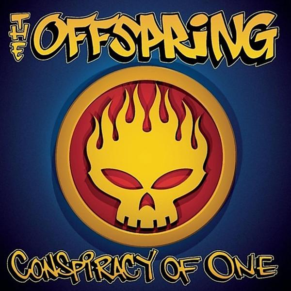 Albumcover: Totenkopf-Logo in einem Kreis mit gelben Flammen. Text: The Offspring. Conspiracy of One.
