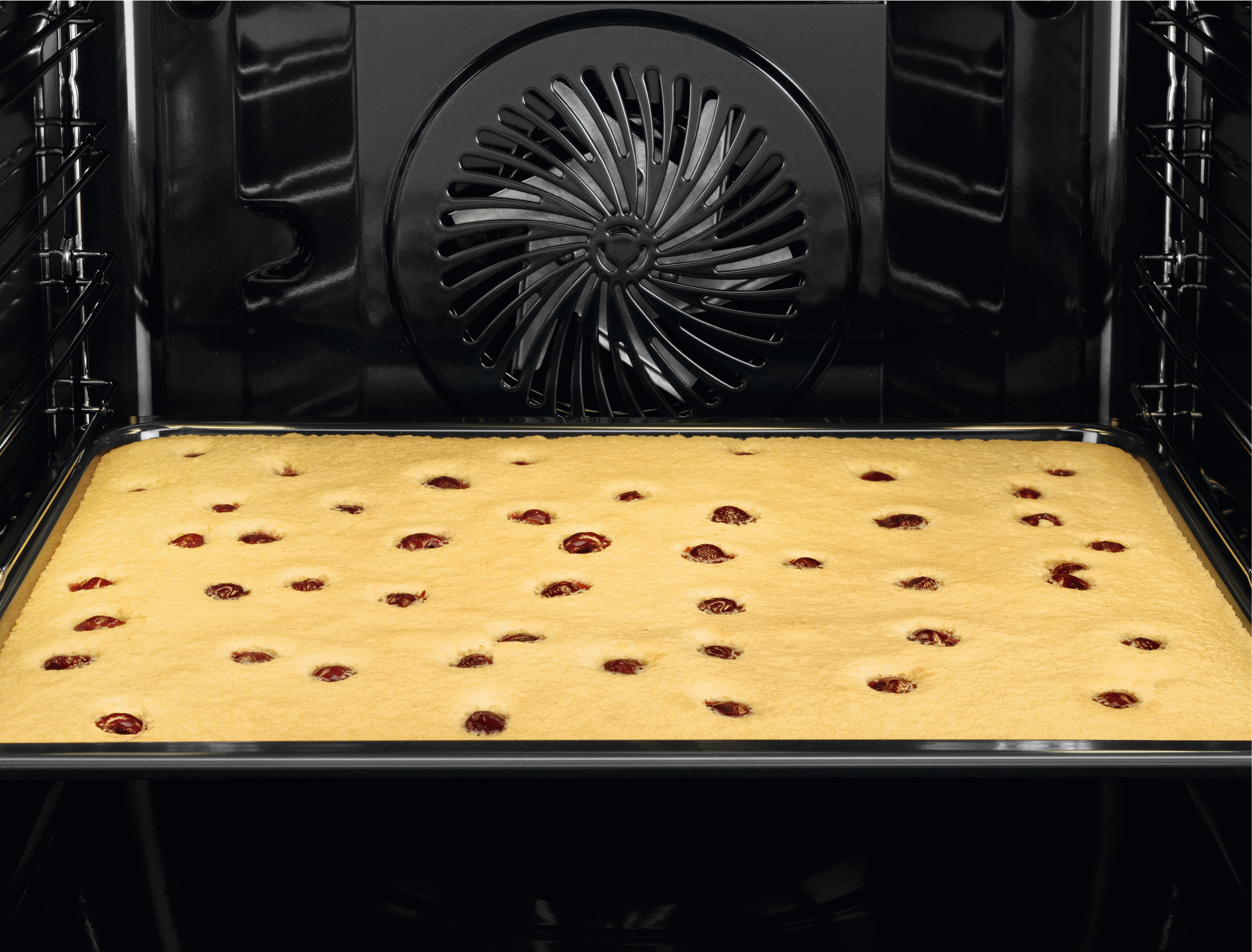 AEG BPS33102ZM, Backofen (Einbaugerät, 72 l, 594 mm breit)