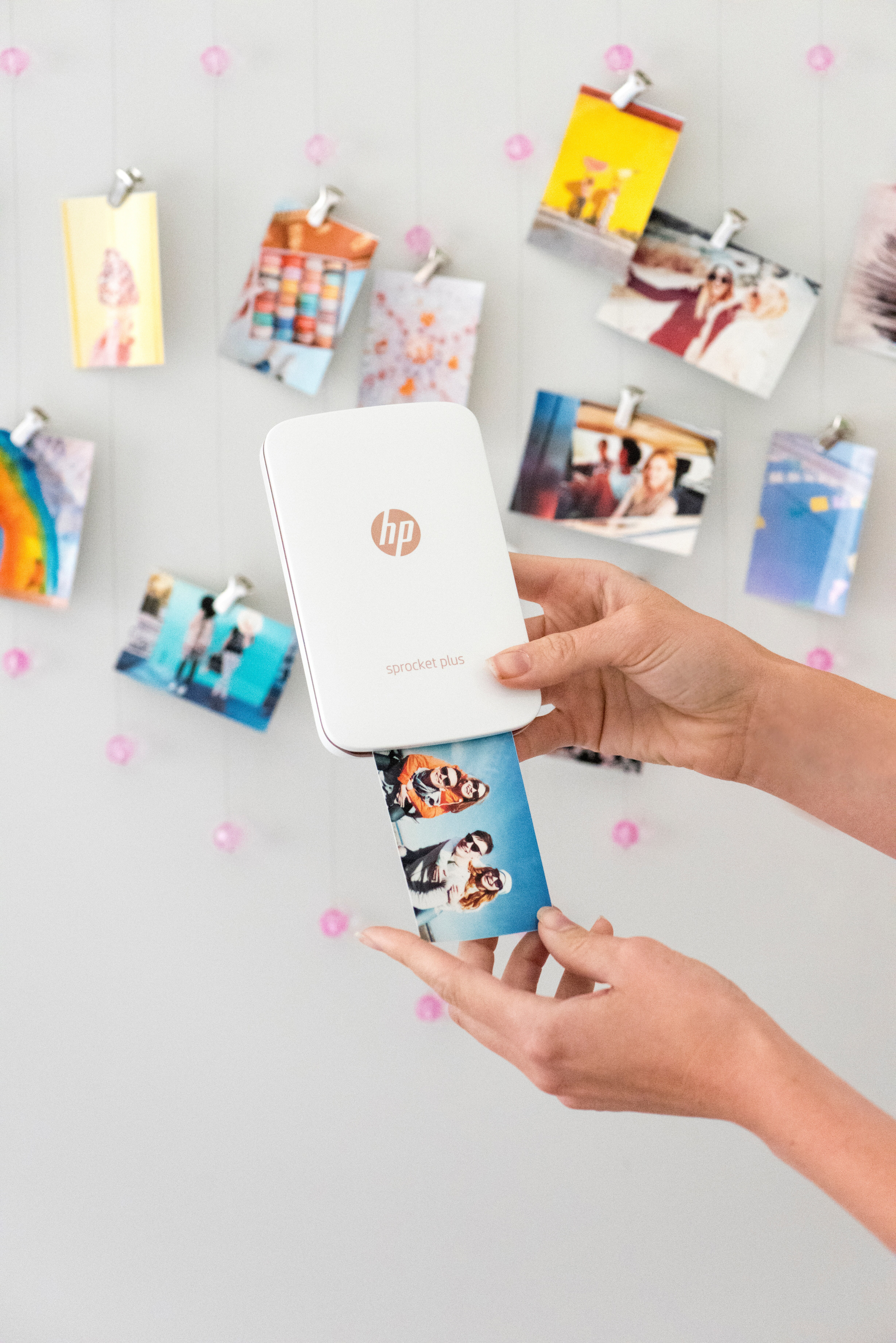 Impresora fotográfica - HP Sprocket Plus, Bluetooth, ZINK, Impresión sin tinta, Compacta, Negro