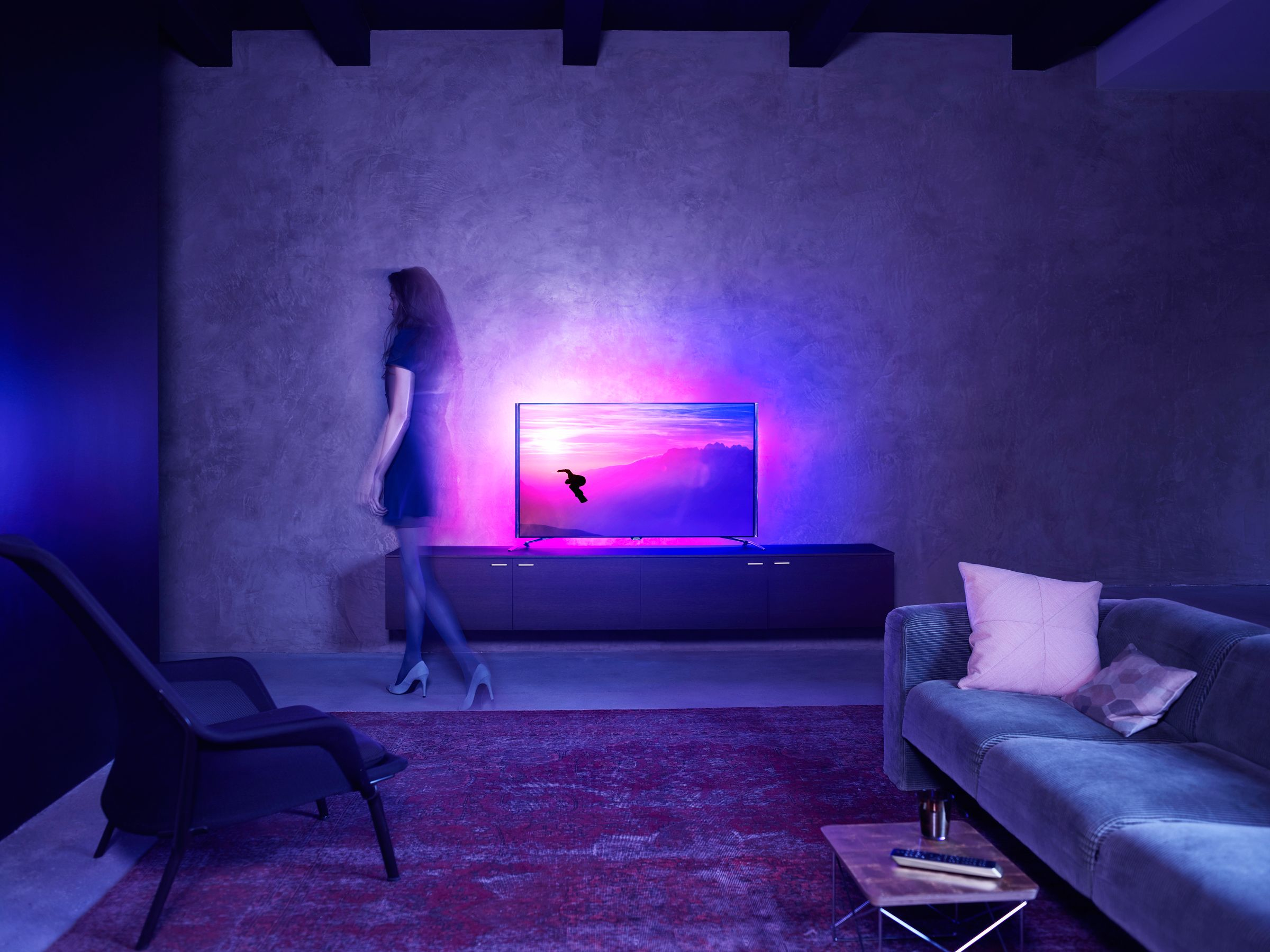 TV UHD-LCD - Philips,  55",  55PUS8601/12  4K UHD plano con tecnología Android™