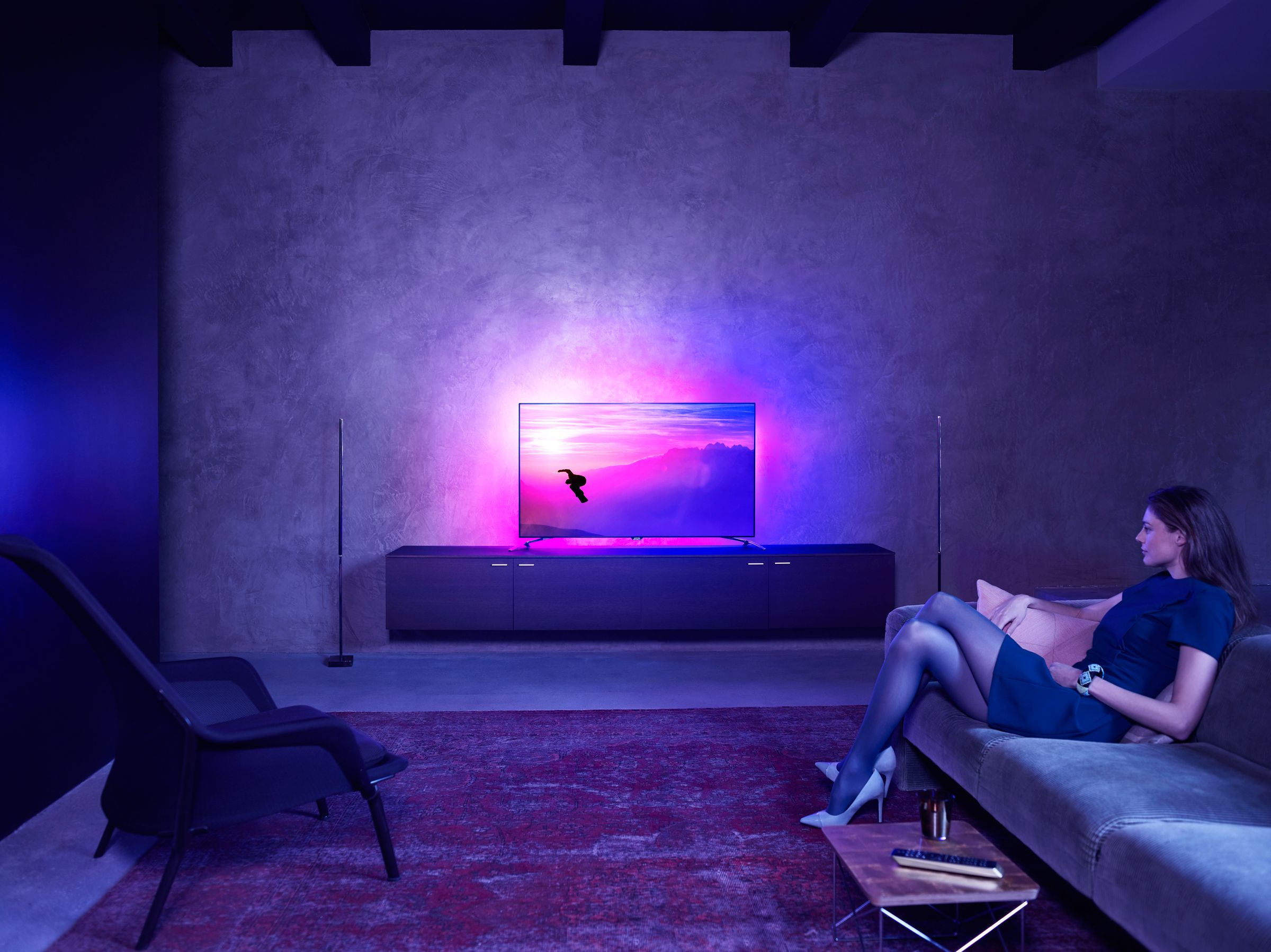 TV UHD-LCD - Philips,  55",  55PUS8601/12  4K UHD plano con tecnología Android™