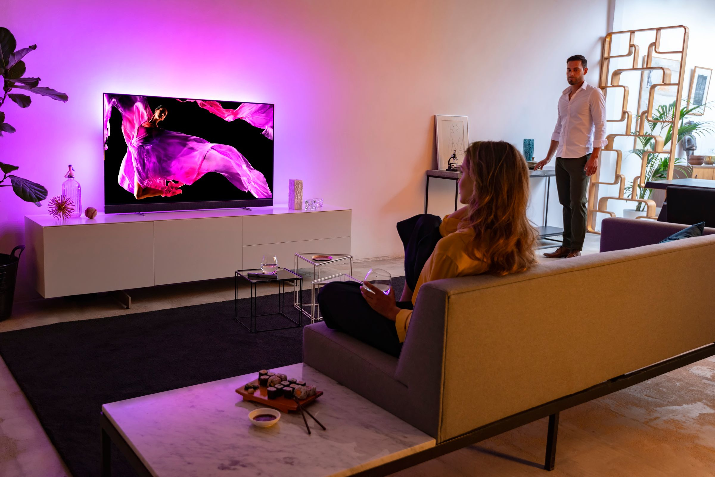 TV OLED 55" - Philips Android 55OLED903/12, UHD 4K, Ambilight 3 lados, P5, HDR Perfect, 4 HDMI