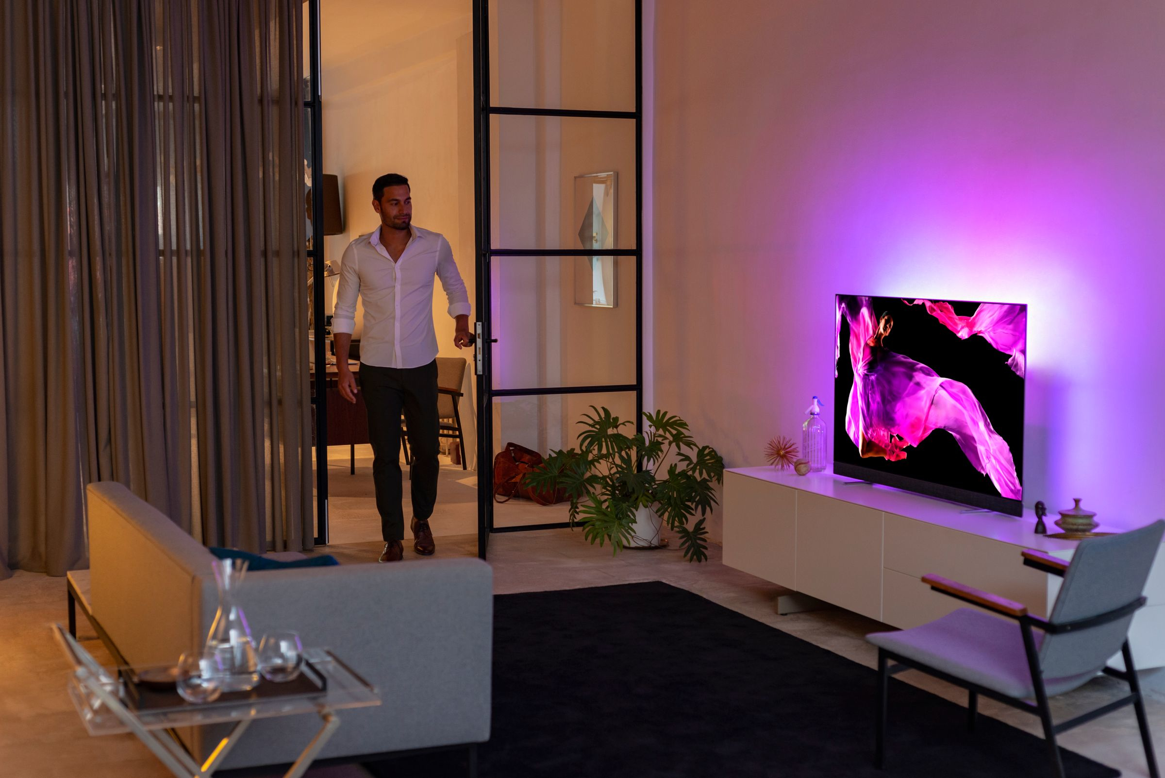 TV OLED 55" - Philips Android 55OLED903/12, UHD 4K, Ambilight 3 lados, P5, HDR Perfect, 4 HDMI