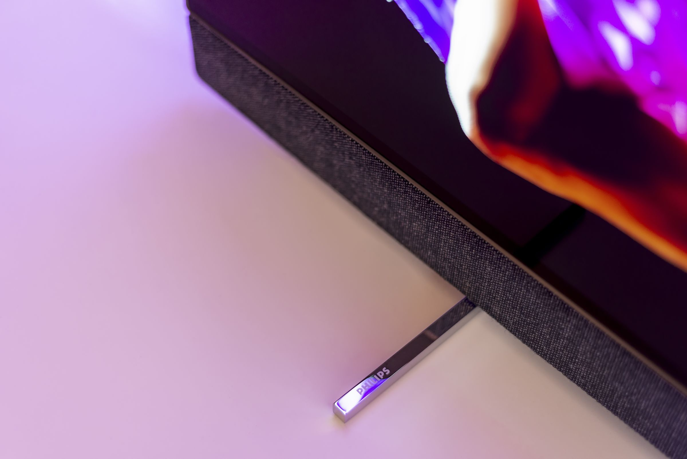 TV OLED 55" - Philips Android 55OLED903/12, UHD 4K, Ambilight 3 lados, P5, HDR Perfect, 4 HDMI