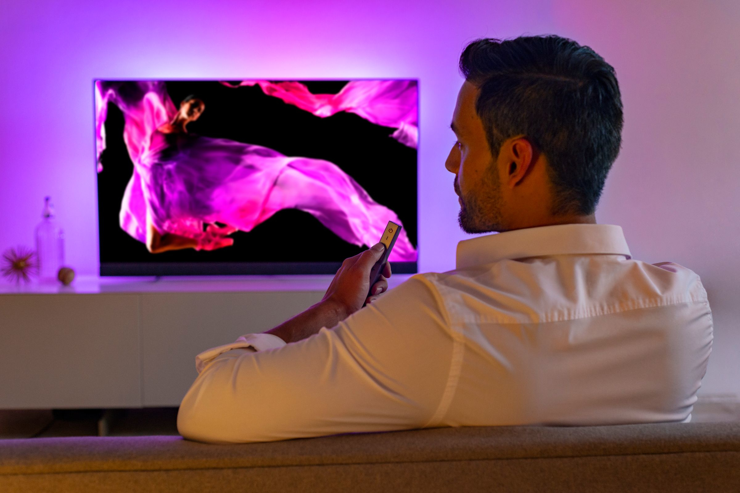 TV OLED 55" - Philips Android 55OLED903/12, UHD 4K, Ambilight 3 lados, P5, HDR Perfect, 4 HDMI