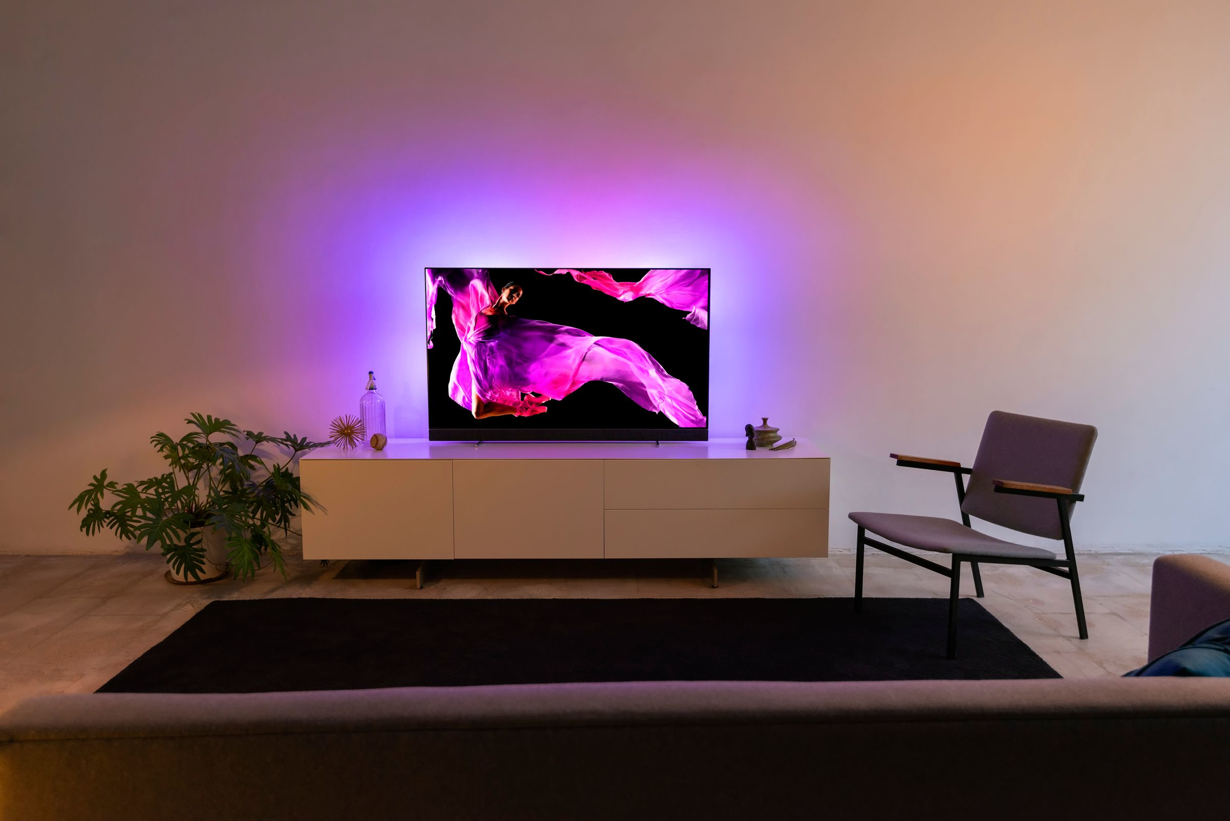 TV OLED 55" - Philips Android 55OLED903/12, UHD 4K, Ambilight 3 lados, P5, HDR Perfect, 4 HDMI