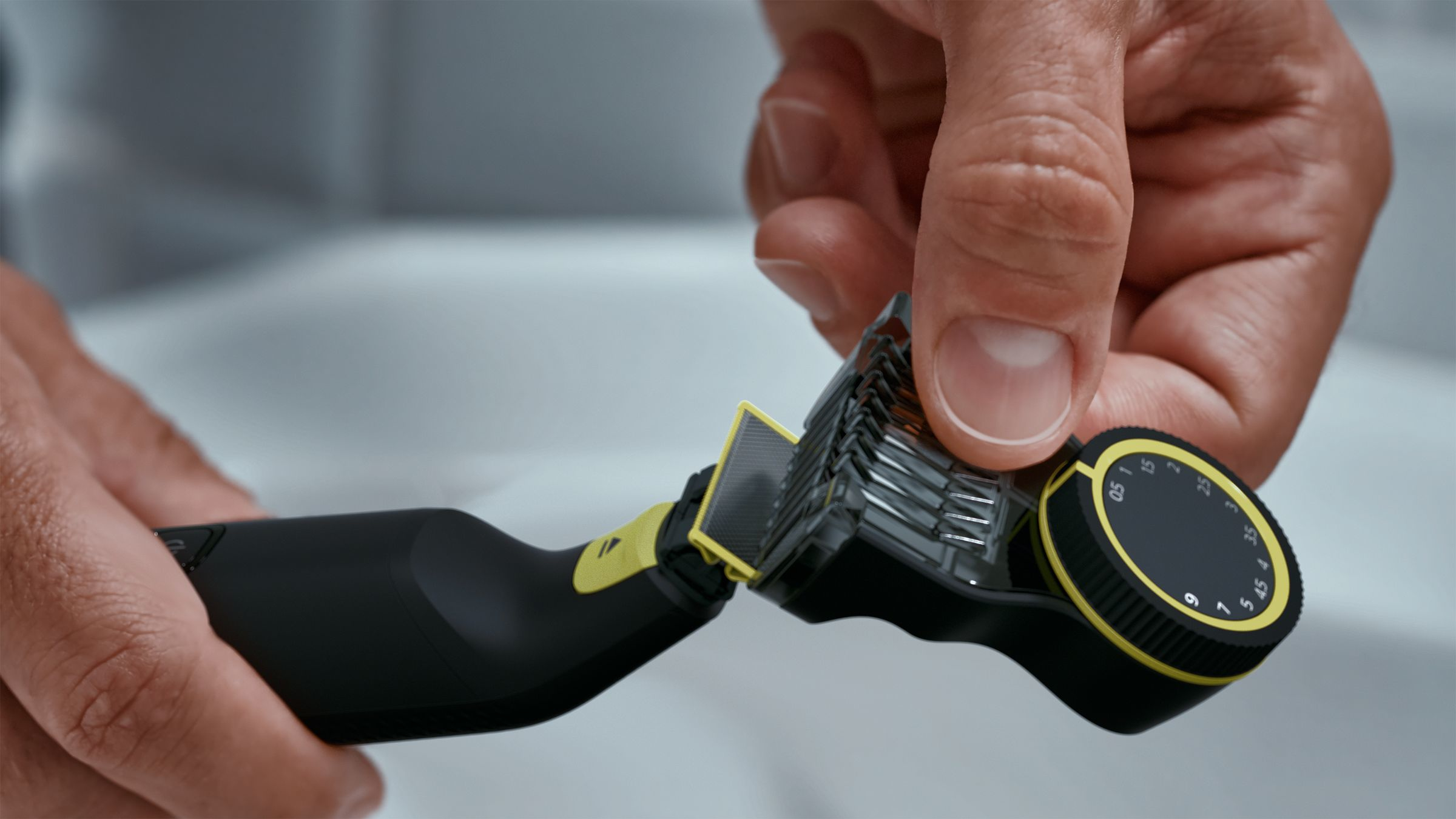 PHILIPS QP6530/15 OneBlade Pro - Rasierer/Bodygroomer (Schwarz/Grün)