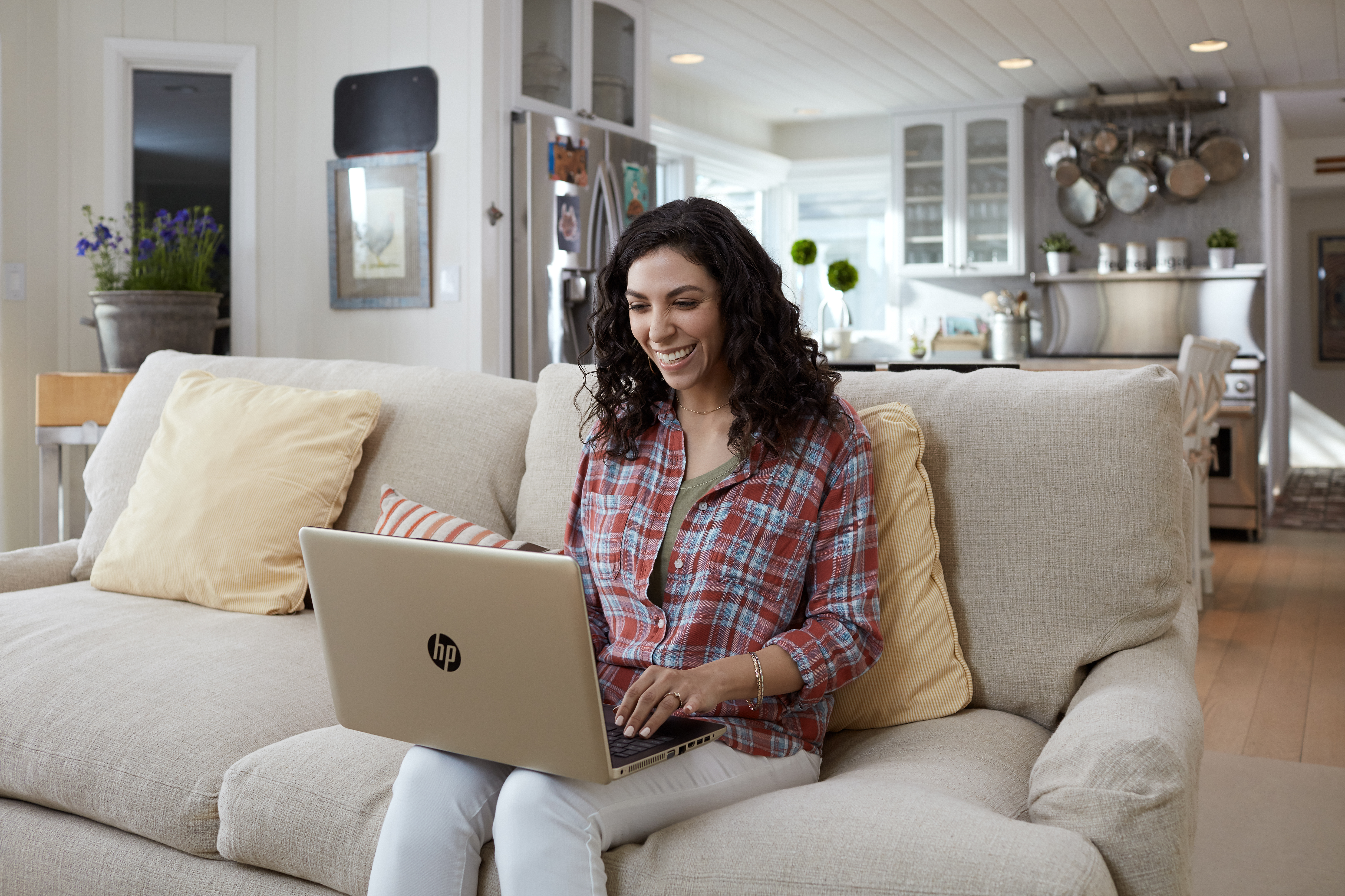 HP 15-bs571ng - 15,6 Zoll - Intel® Pentium® N3710 - 4 GB - 1 TB - Intel® HD 405 - Windows 10 Home (64 Bit)