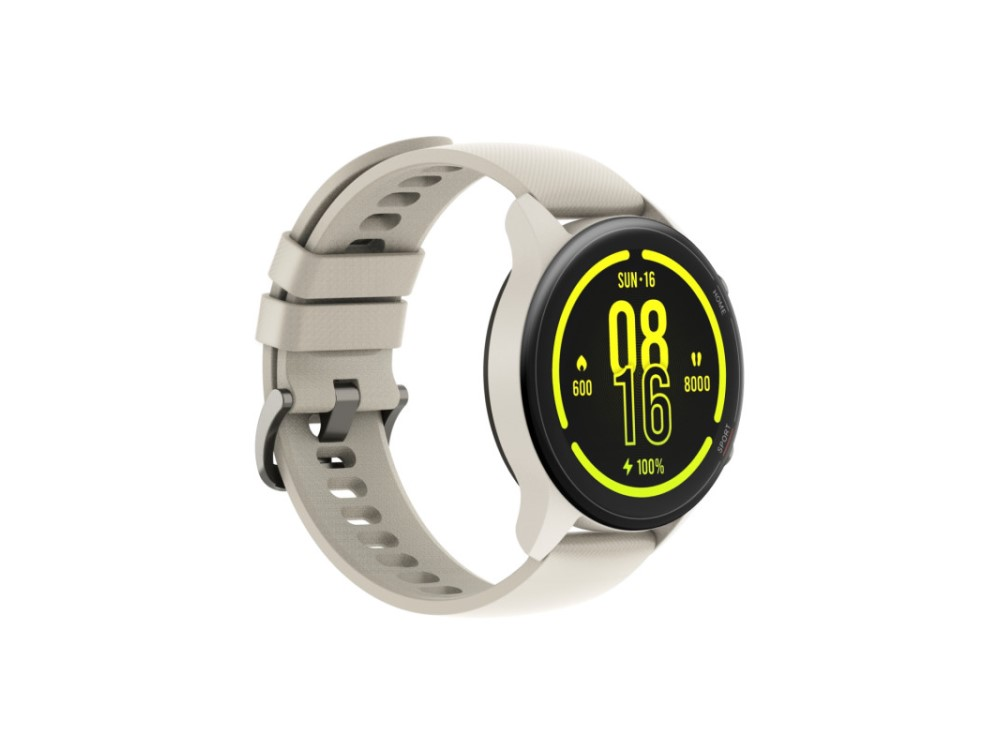 Smartwatch beige con pantalla redonda mostrando fecha, hora y métricas de actividad.
