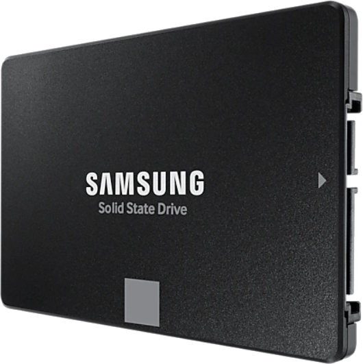 Fekete Samsung SSD fehér felirattal és nyíllal a jobb oldalon, szürke háttérrel.