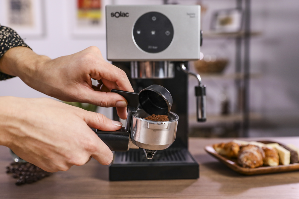 Cafetera express - Solac CE4552 Squissita Touch, 20 bares, 1.7 L, 1000 W, Vaporizador, Negro