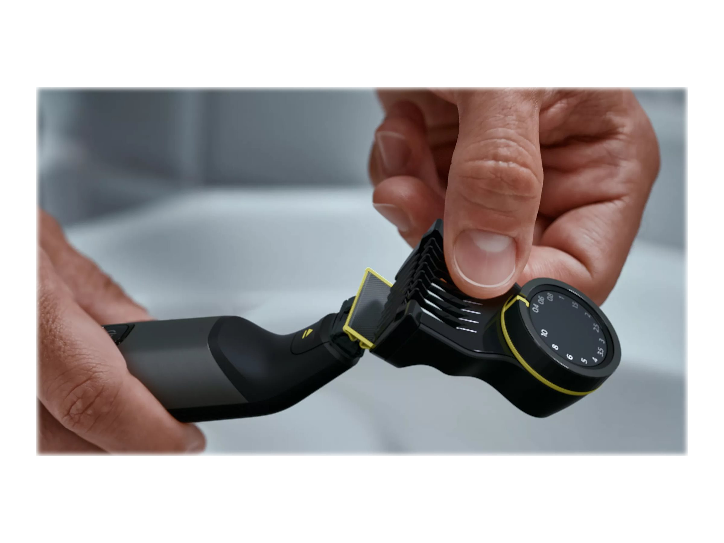 PHILIPS QP6650/60 One Blade Pro Face & Body Premium Bodygroomer