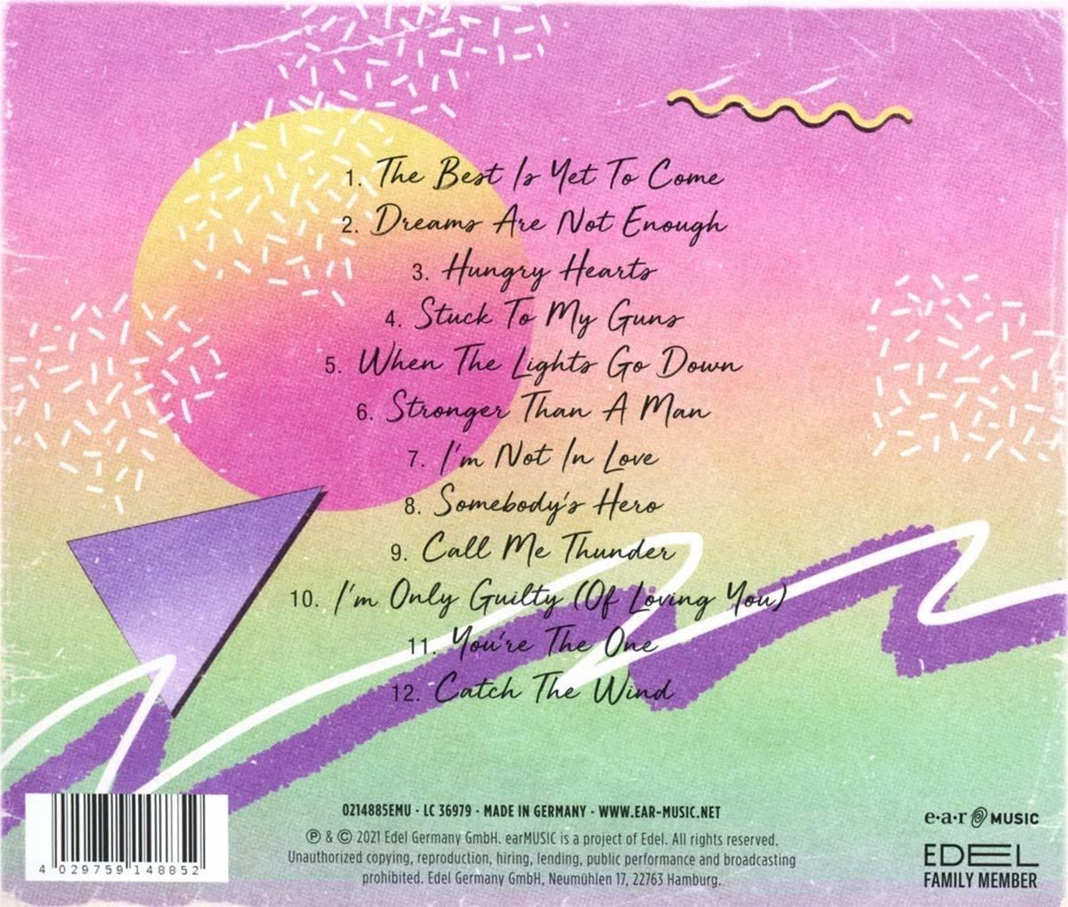 Die Rückseite einer CD mit Titelliste, farbenfrohem Design und Logo.