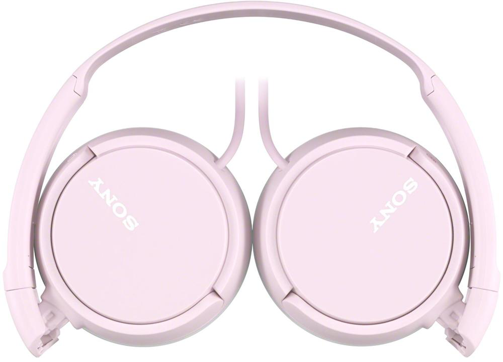 Összecsukott rózsaszín Sony fejhallgató. A Sony logója látható mindegyik fülkagylón.