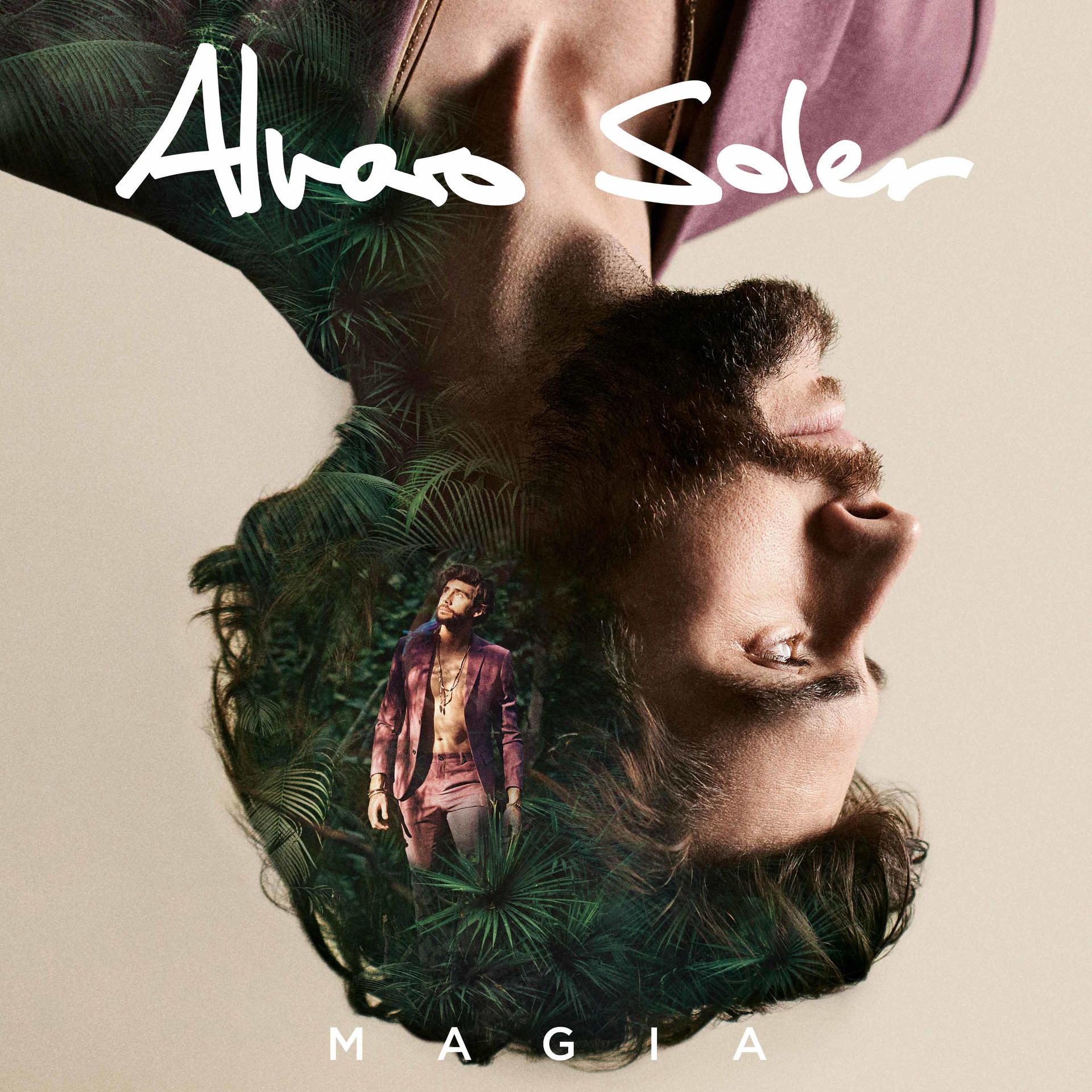 Albumcover mit umgedrehtem Gesicht und kleiner Figur im Dschungel.