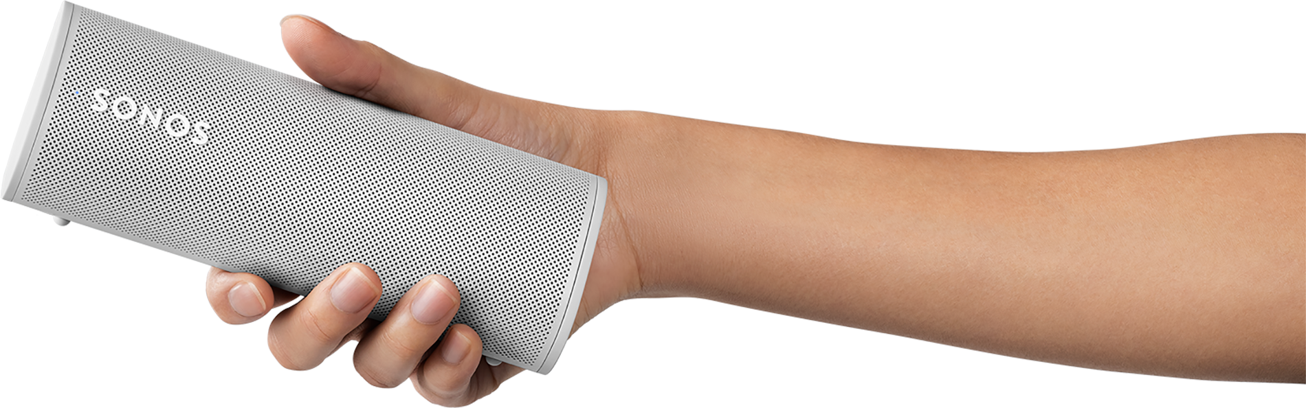 Hand die een witte Sonos-luidspreker vasthoudt.
