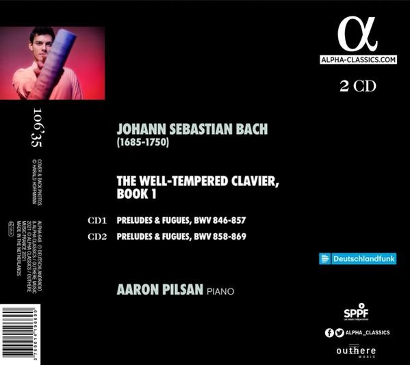 CD-Cover mit einem Mann, der ein blaues Objekt hält.