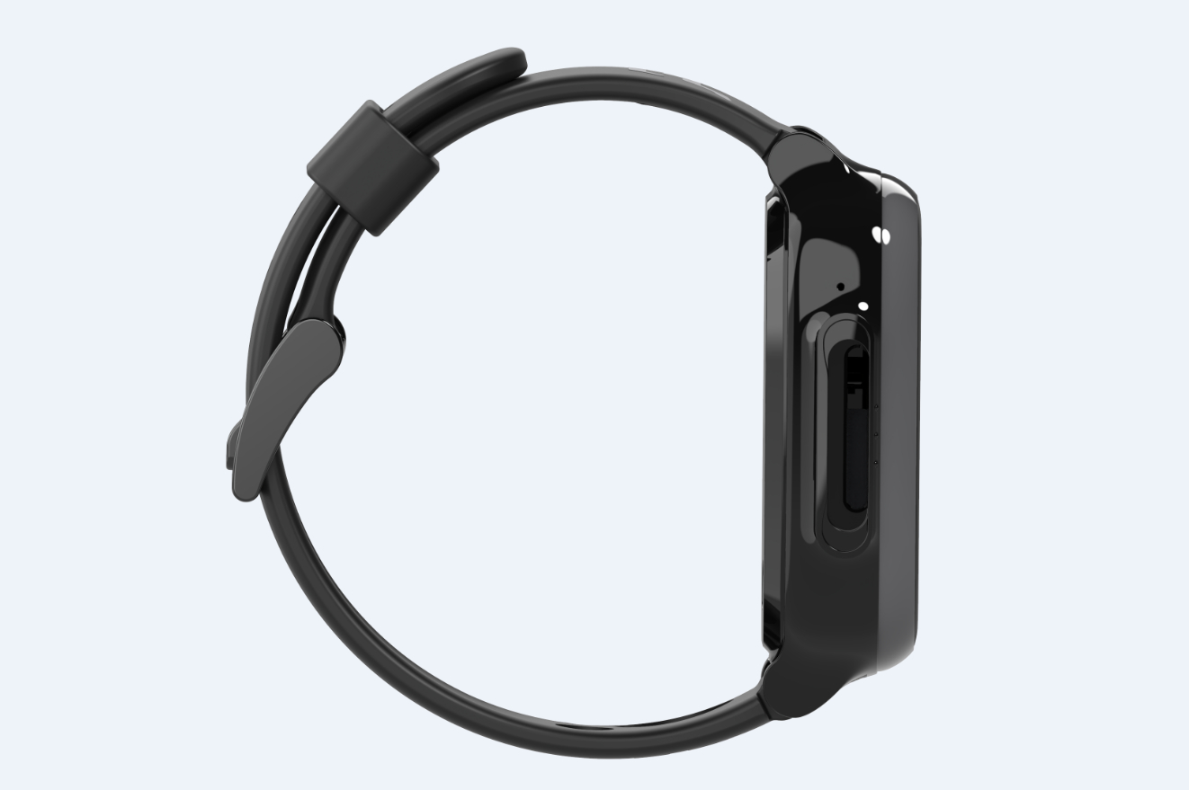 Schwarze Smartwatch, Seitenansicht. Schwarzes Band, schwarzes Zifferblatt und schwarze Schnalle.