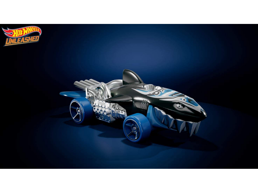 Un coche de juguete con forma de tiburón con diseño azul y negro.