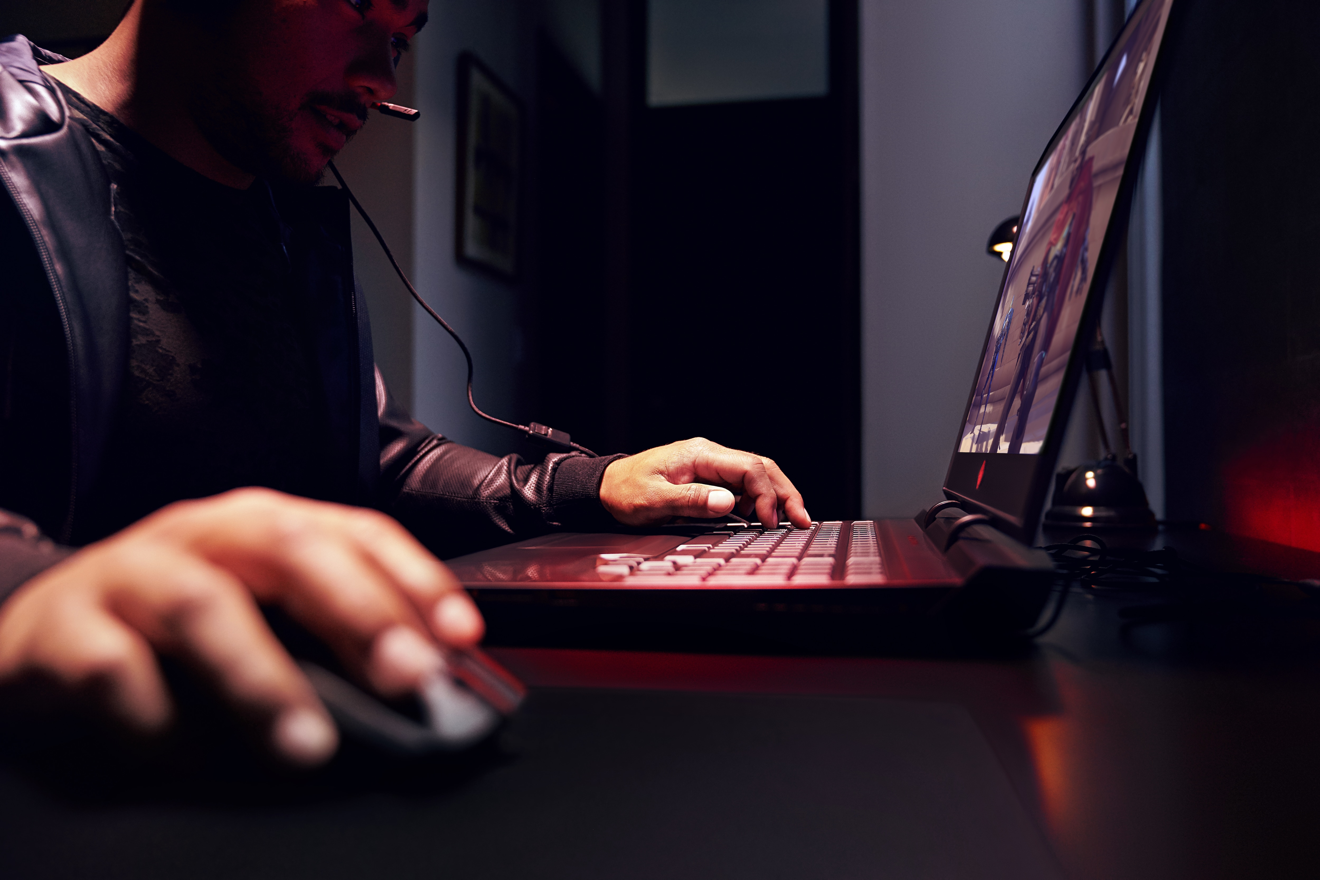 HP 2PJ71EA Omen X i7-7820HK 32GB 1TB+512 SSD Win10 Gaming Laptop Siyah