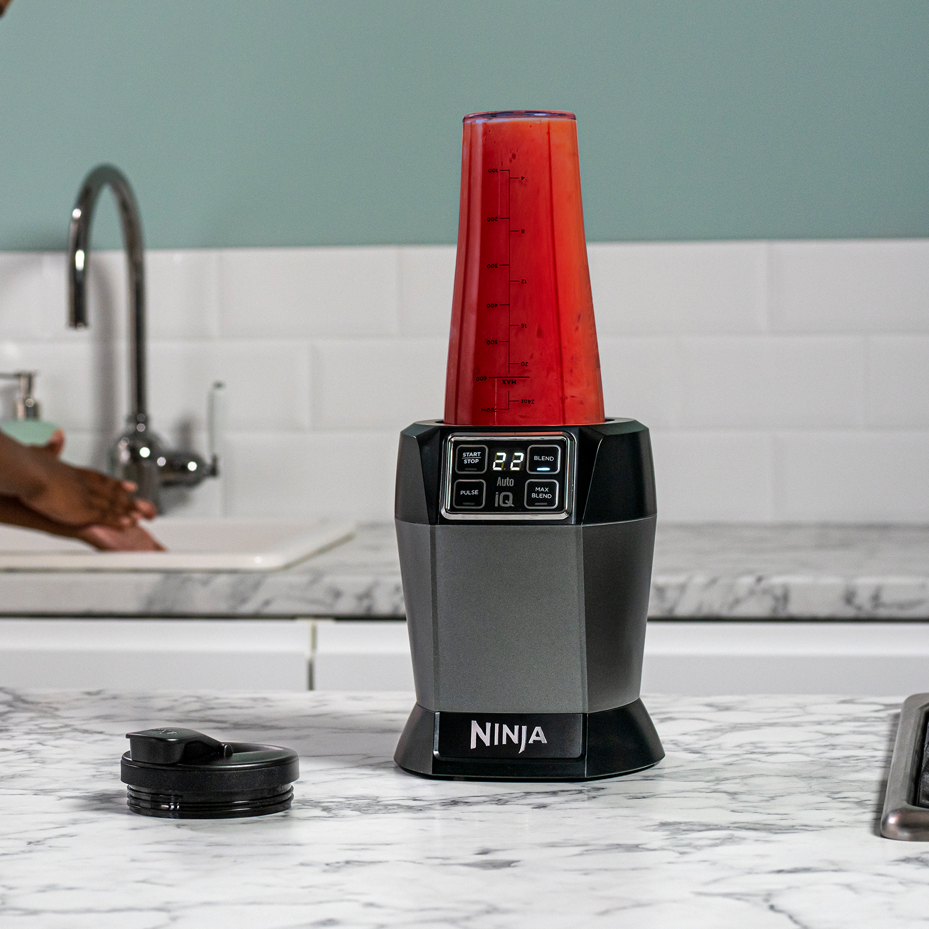 NINJA BN495EU Mixer (Schwarz / Silber, 1000 Watt, 0,7L)