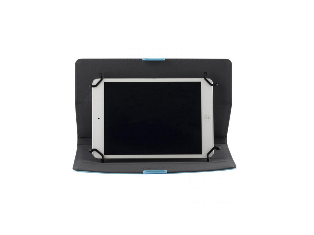 Una tableta en una funda azul oscuro y azul claro, sujeta por correas negras sobre un fondo blanco.
