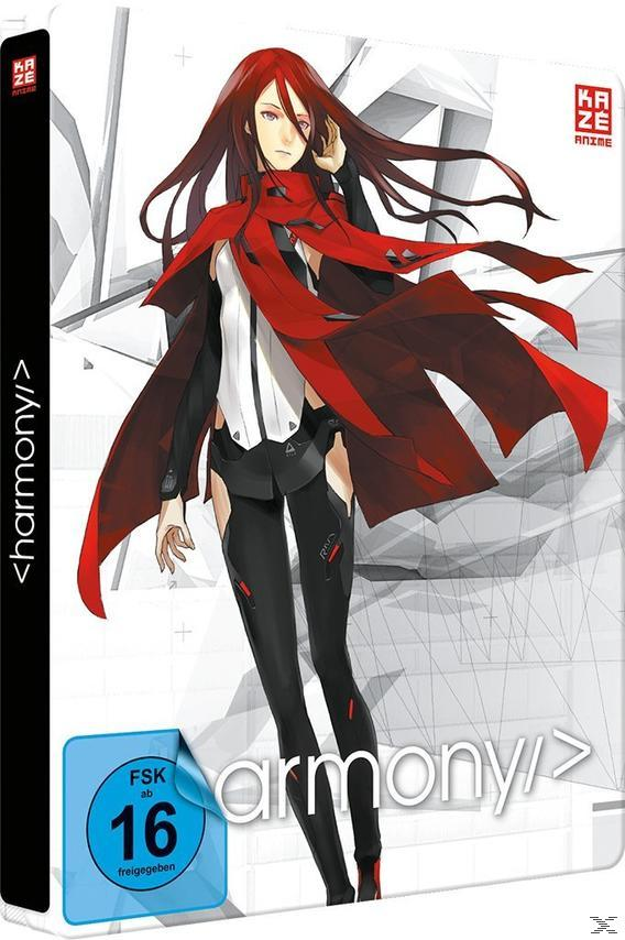 Anime-Kunstwerk einer Frau mit roten Haaren und Schal. Sie trägt ein weißes Oberteil, eine schwarze Hose und einen roten Mantel, auf einer Blu-ray-Hülle.
