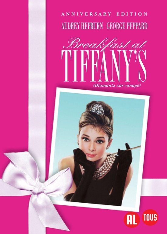 Couverture de Diamants sur canapé. Audrey Hepburn en photo. Fond rose. Ruban blanc à gauche.