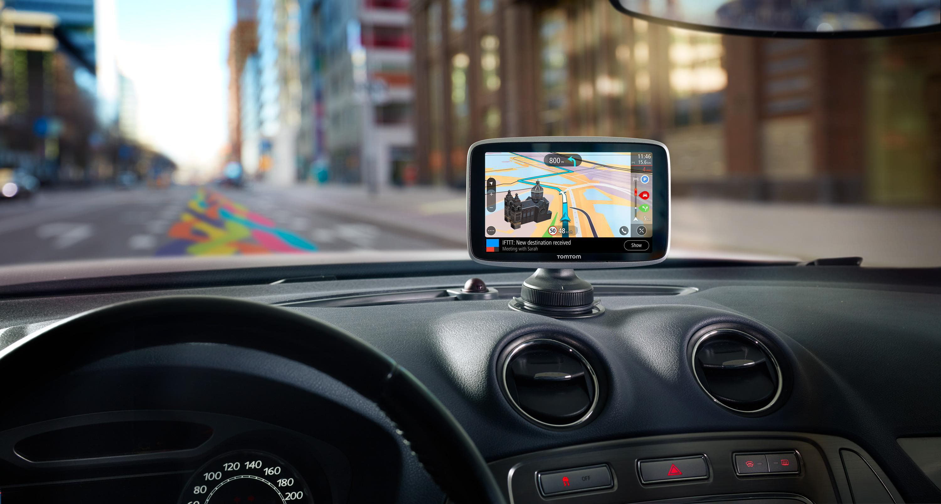 TomTom Navigationsgerät GO Premium (6 Zoll, Stauvermeidung dank TomTom Traffic, Karten-Updates Welt, Updates über Wi-Fi, Freisprechen, hochwertige Halterung)