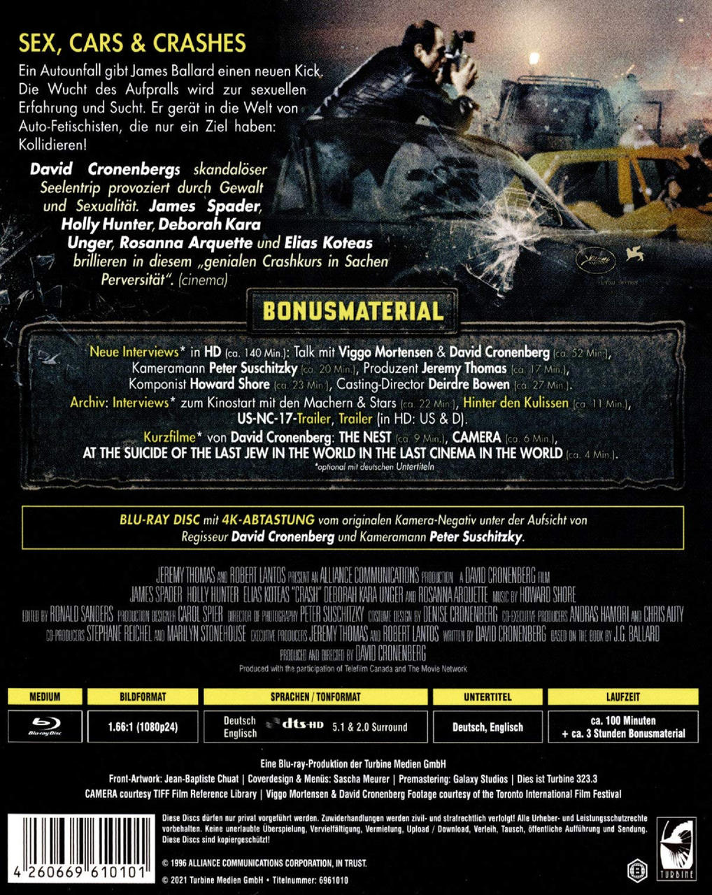 Filmcover von "Sex, Cars & Crashes" mit Text, einem Auto und einem Mann in einer Jacke.