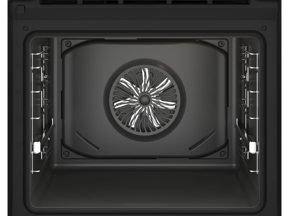 El interior de un horno con un ventilador en el centro. El horno tiene guías para rejillas en ambos lados.