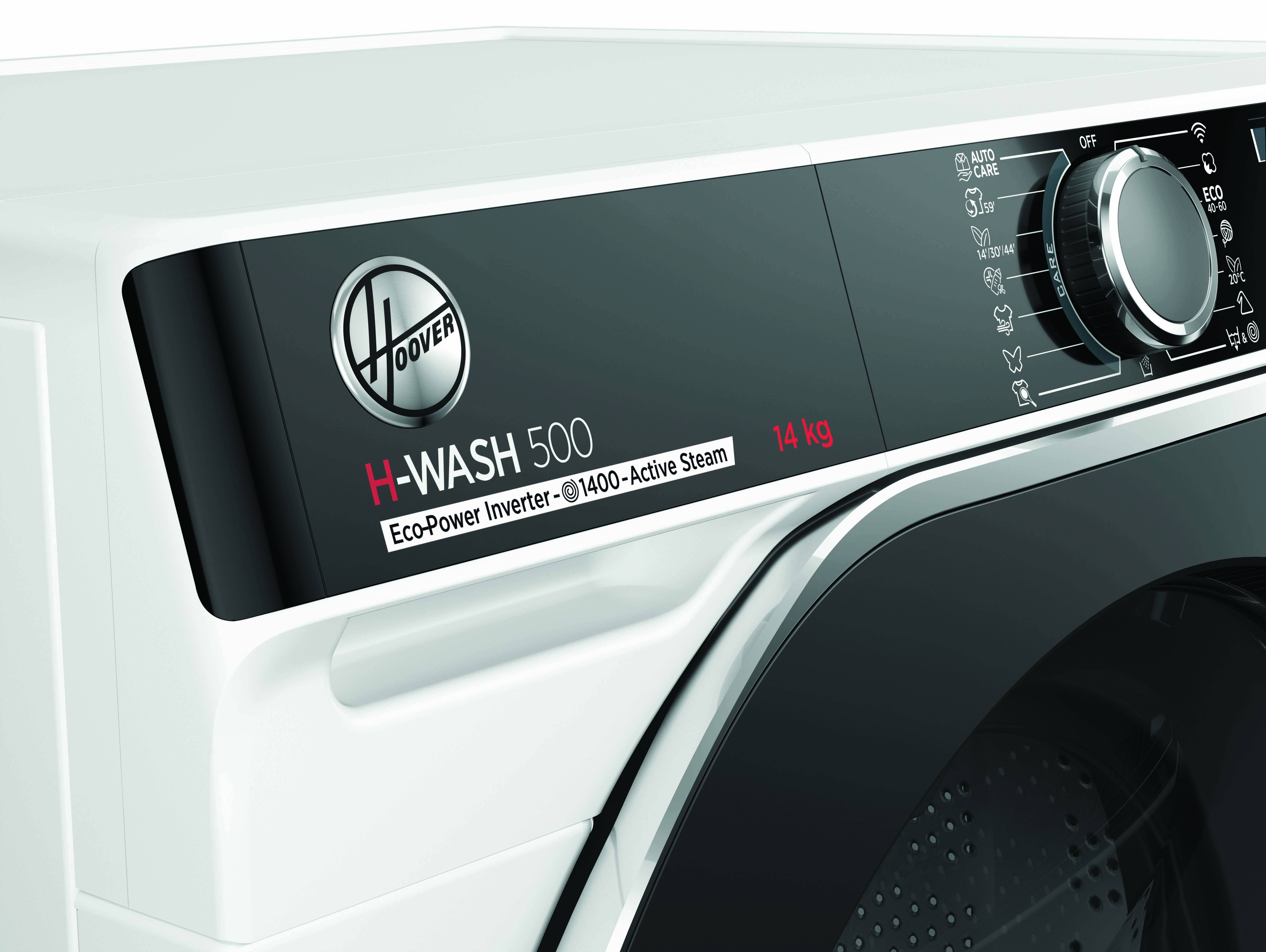 Beyaz çamaşır makinesi, siyah ekran ve kapı, gümüş kadran. Hoover ve H-WASH 500 logoları görünür.