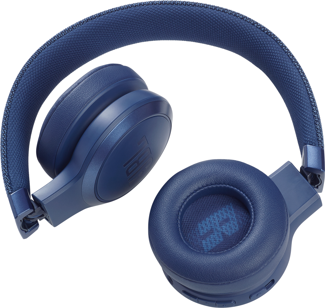 Donkerblauwe JBL-koptelefoon met een gewatteerde hoofdband en oorschelpen, op een zwarte achtergrond.