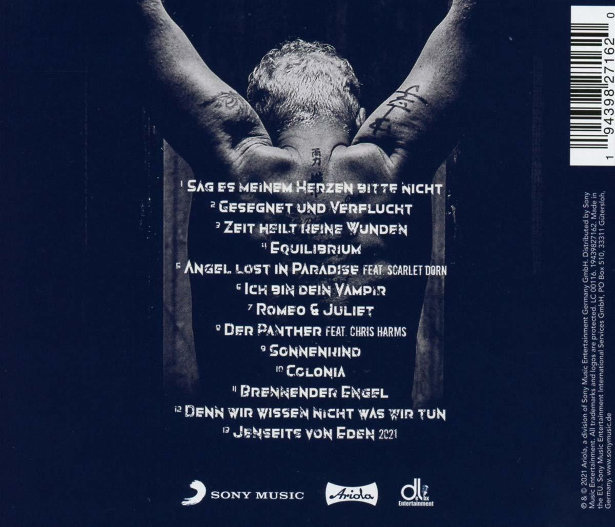 Rückseite einer CD-Hülle mit Titelliste und dem tätowierten Rücken des Künstlers. Text enthält Songtitel und Logos.
