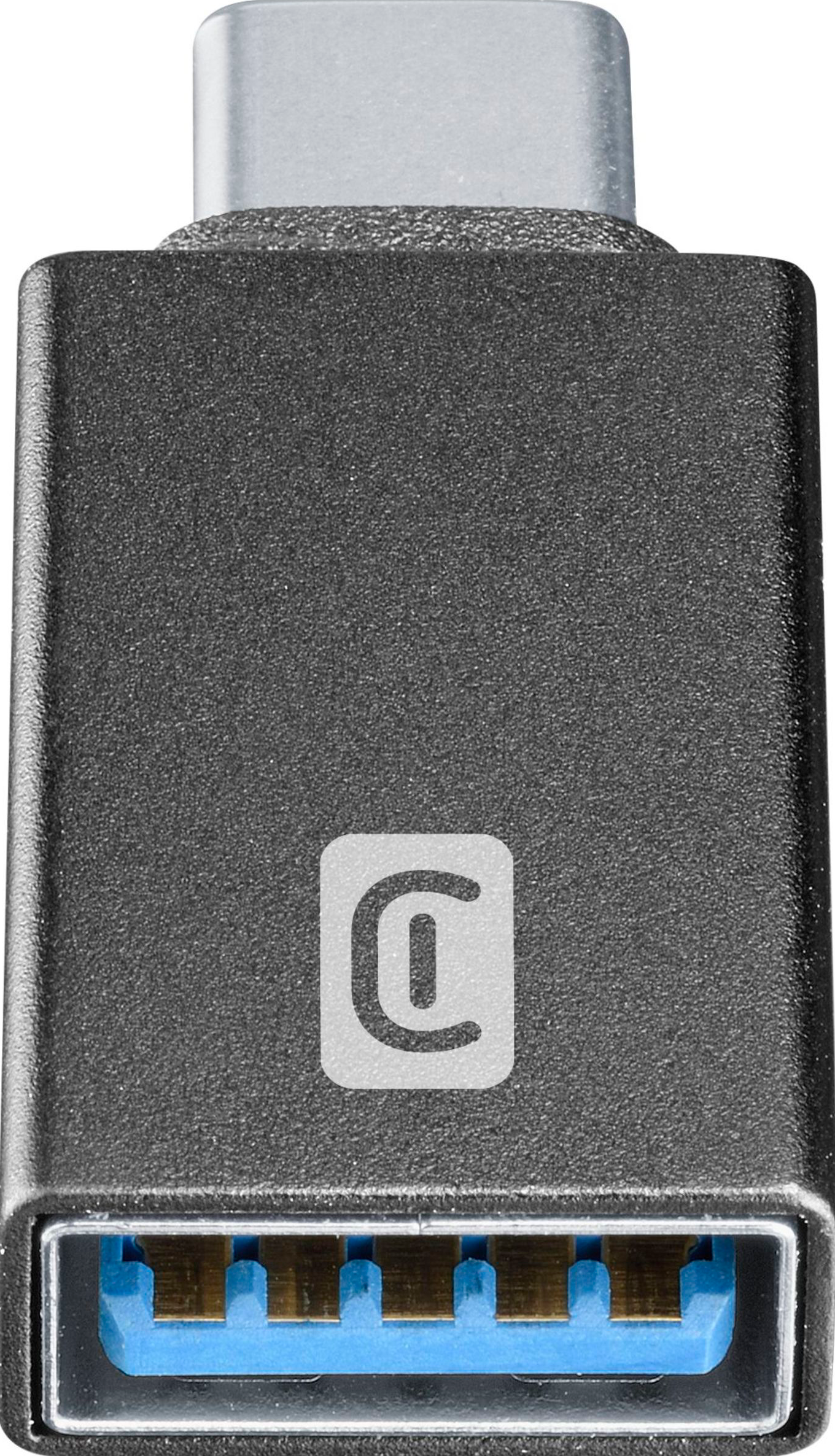 Gros plan sur un adaptateur USB-C vers USB-A.