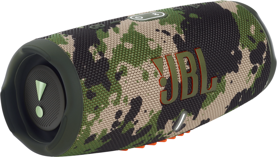 Een JBL-luidspreker met camouflagepatroon, oranje accenten en een groen uitroepteken.
