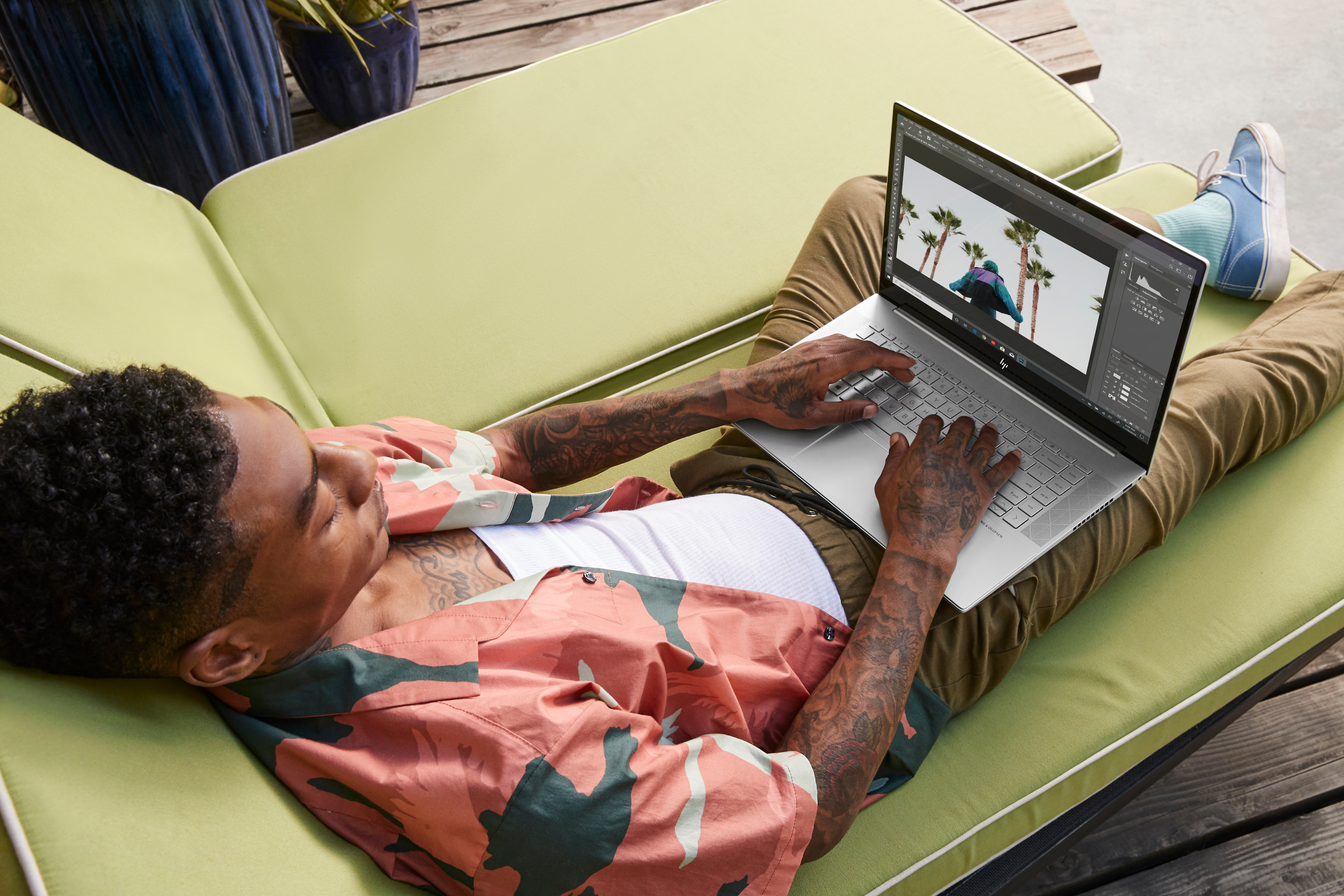 HP ENVY 15-ep0670ng - 15,6 Zoll - Intel® Core™ i7 i7-10750H - 16 GB - 512 GB - NVIDIA GeForce RTX™ 2060 Max-Q - Windows 10