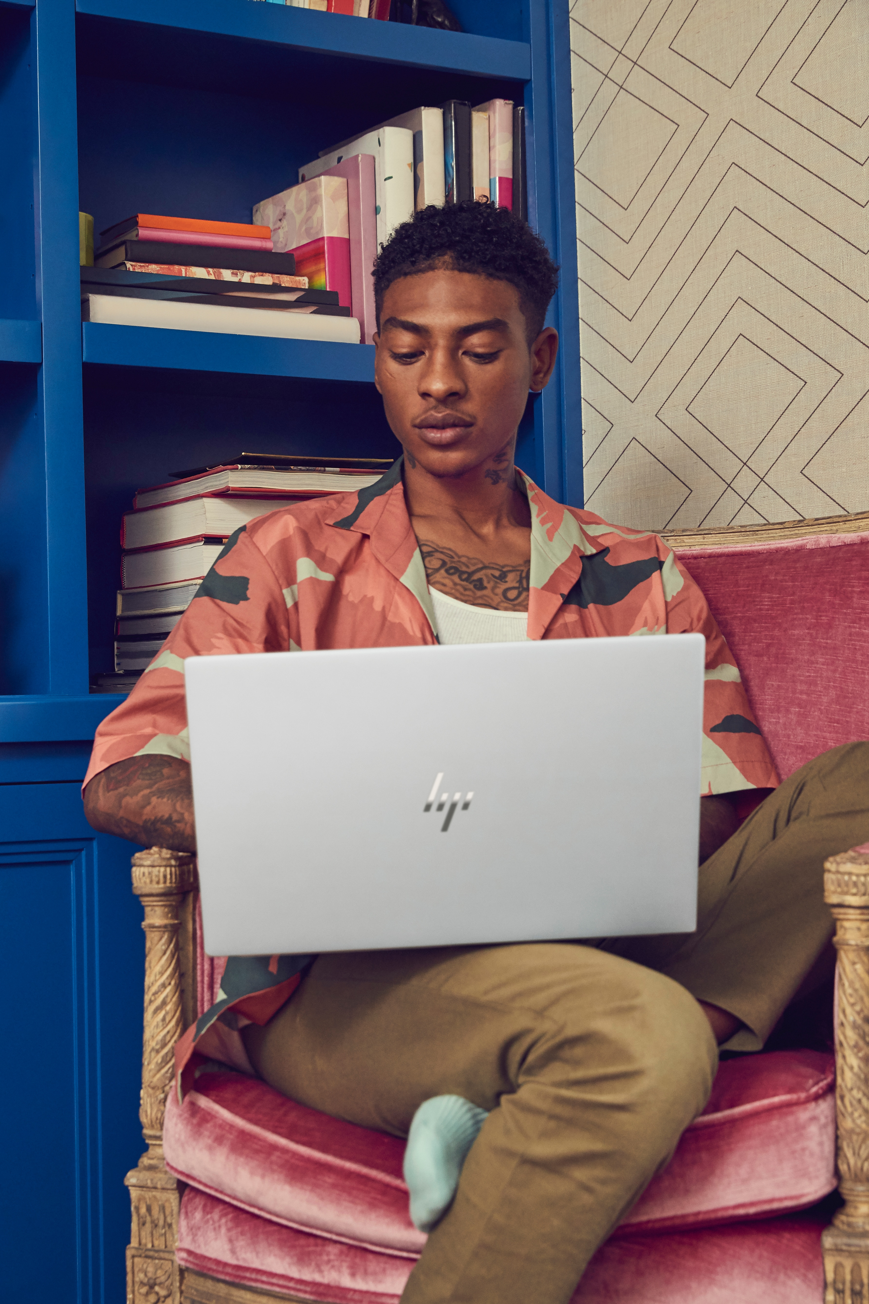 HP ENVY 15-ep0670ng - 15,6 Zoll - Intel® Core™ i7 i7-10750H - 16 GB - 512 GB - NVIDIA GeForce RTX™ 2060 Max-Q - Windows 10