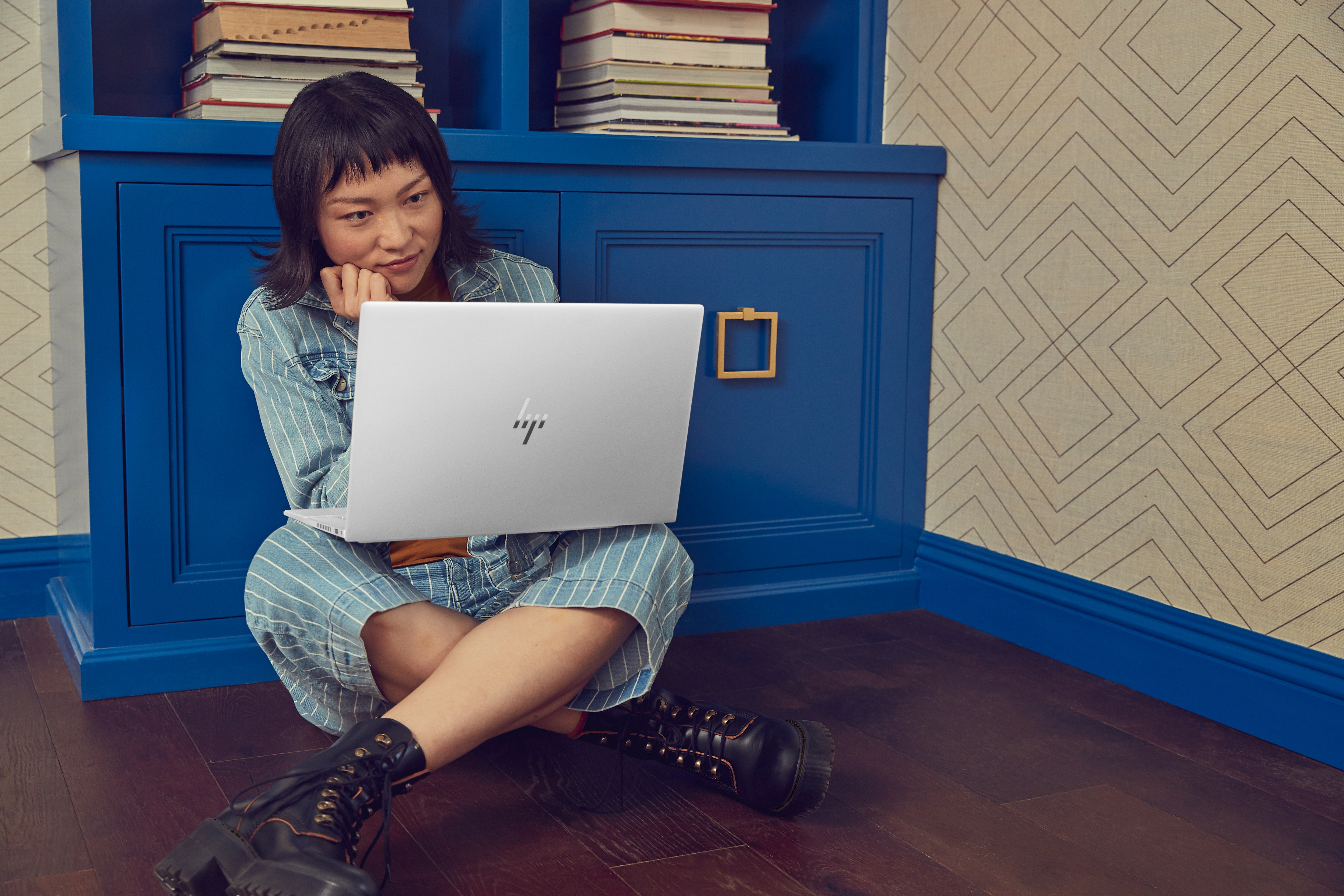 HP ENVY 15-ep0670ng - 15,6 Zoll - Intel® Core™ i7 i7-10750H - 16 GB - 512 GB - NVIDIA GeForce RTX™ 2060 Max-Q - Windows 10