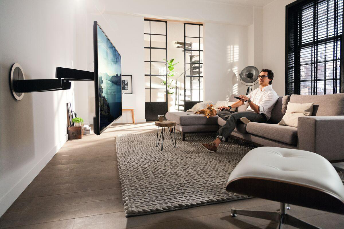 VOGEL´S Vogel's NEXT 7355 MotionMount - die TV-Wandhalterung, die sich automatisch dreht für 101-165 cm Wandhalterung, max. 65 Zoll, Schwarz