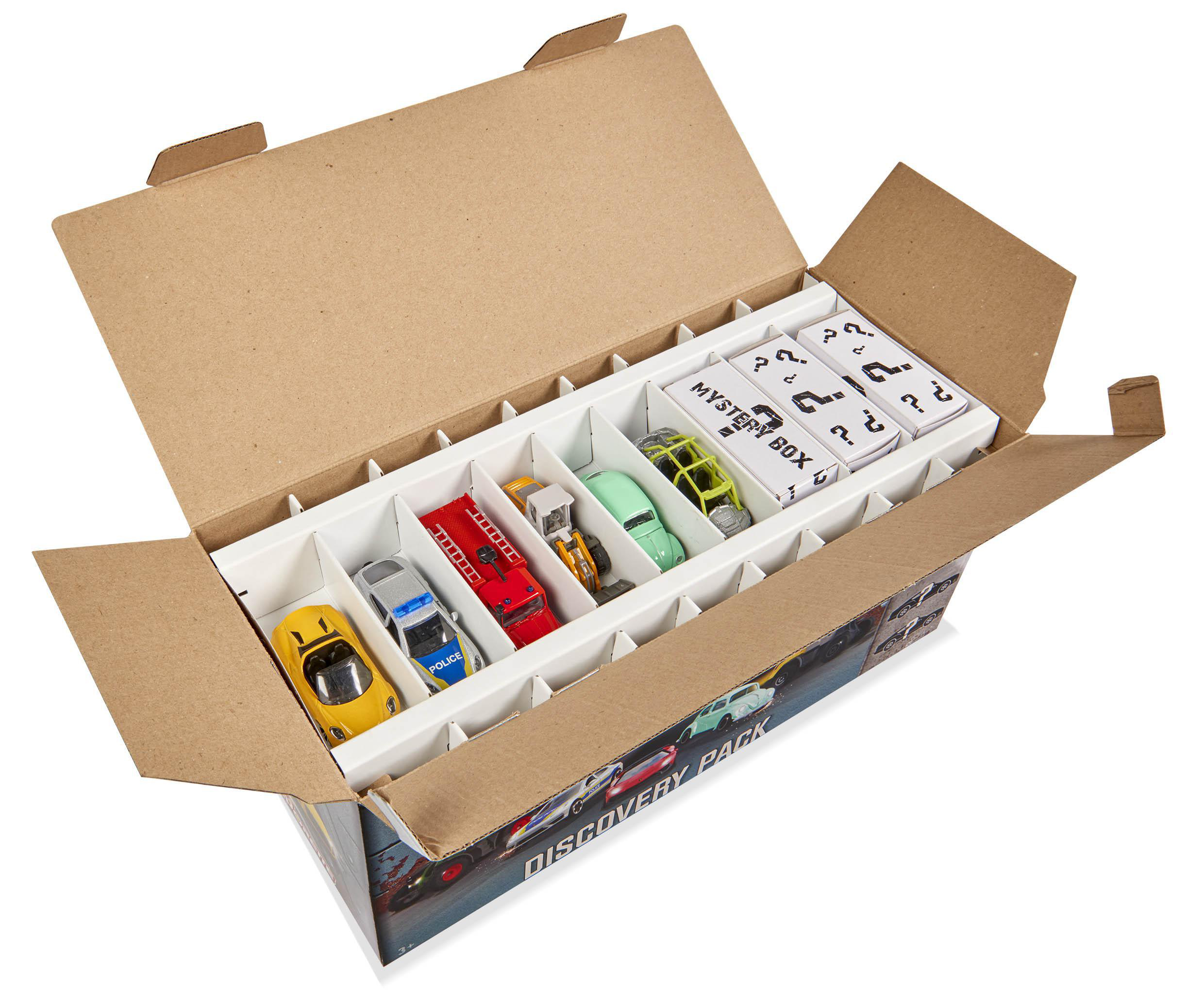 Geöffnete Box mit Spielzeugautos. Gelb, Polizei, Feuerwehrauto und andere Autos. Mystery-Boxen sind hinten.