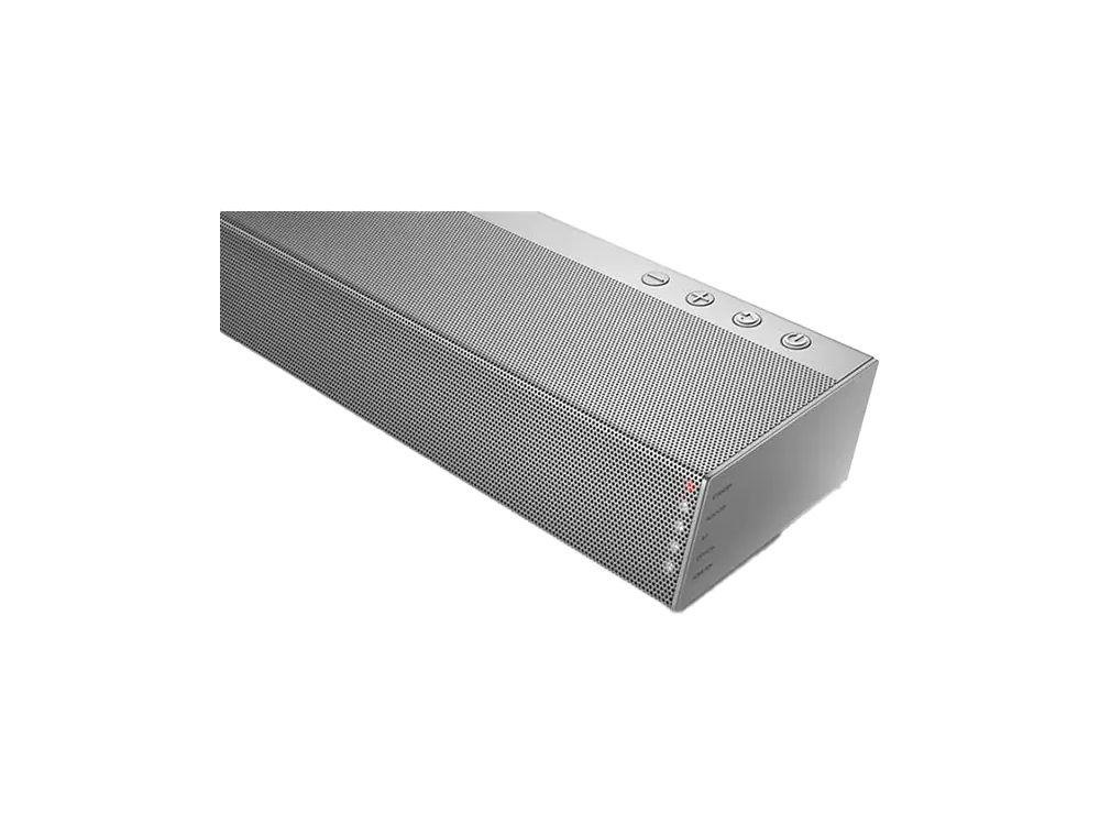 Una barra de sonido plateada con botones en la parte superior e indicadores en el lateral, aislada sobre blanco.