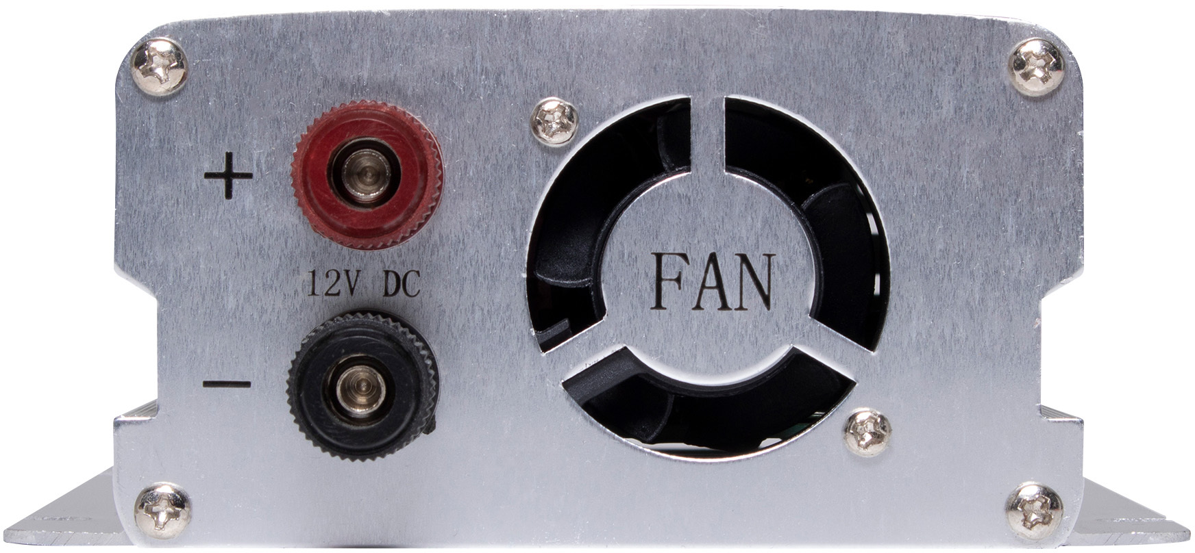 Egy fém inverter hátulja, csatlakozókkal, ventilátorral és a "FAN" felirattal.