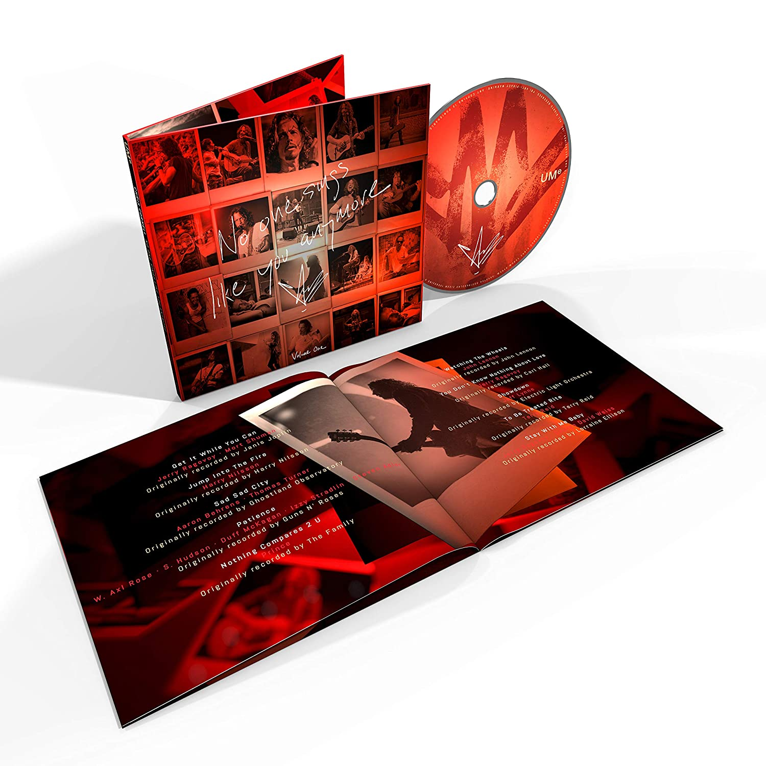 CD album piros-fekete dizájnnal. A kép a borítót és a belső oldalakat mutatja.