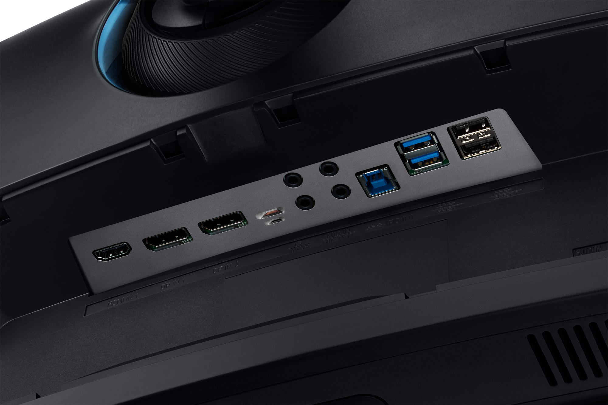 Gros plan de l'arrière d'un moniteur avec plusieurs ports. Ports HDMI, USB et d'alimentation visibles.