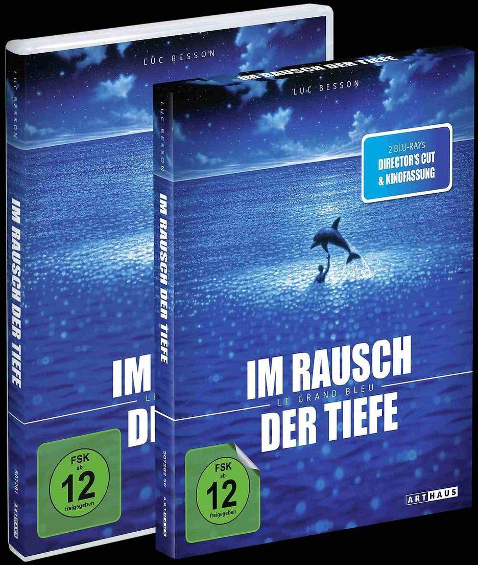 Zwei Blu-ray DVD-Hüllen. Blaue Cover mit einem springenden Delphin. Weißer Hintergrund.