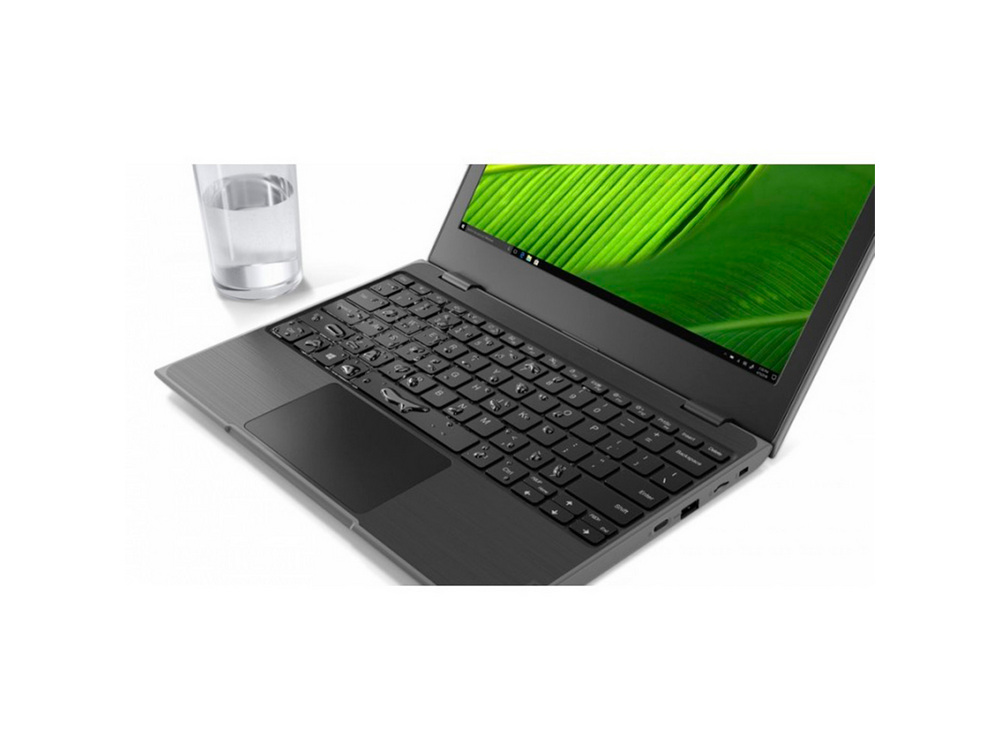 Ordenador portátil con teclado negro y pantalla verde.