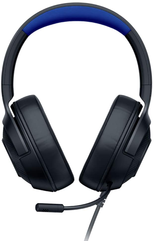 Auriculares para juegos negros y azules con micrófono. La diadema es azul.
